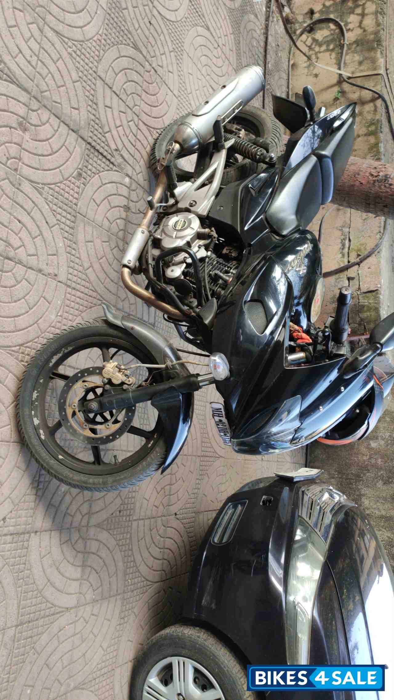 Bajaj Pulsar 220F