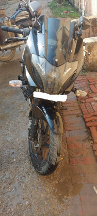 Bajaj Pulsar 220F
