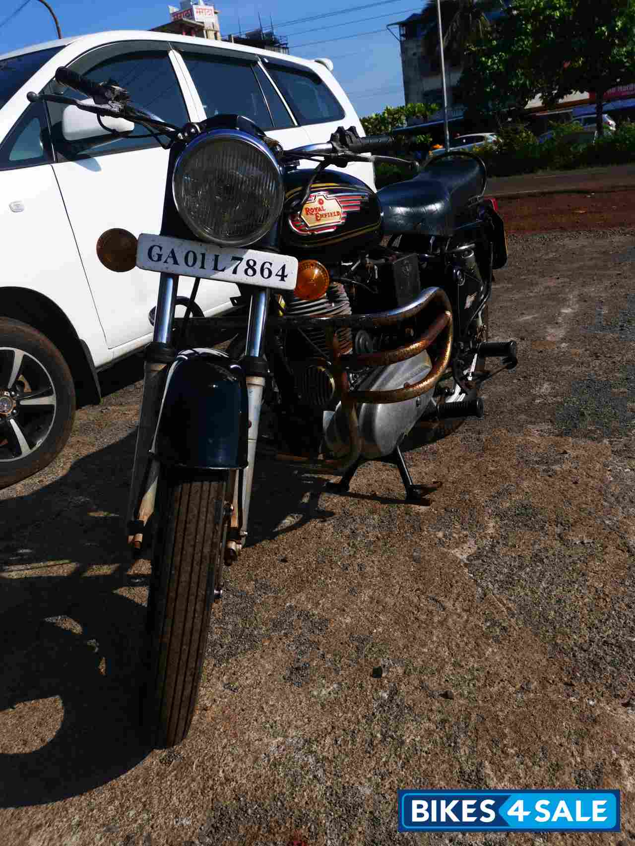 Black Royal Enfield Bullet Standard 350