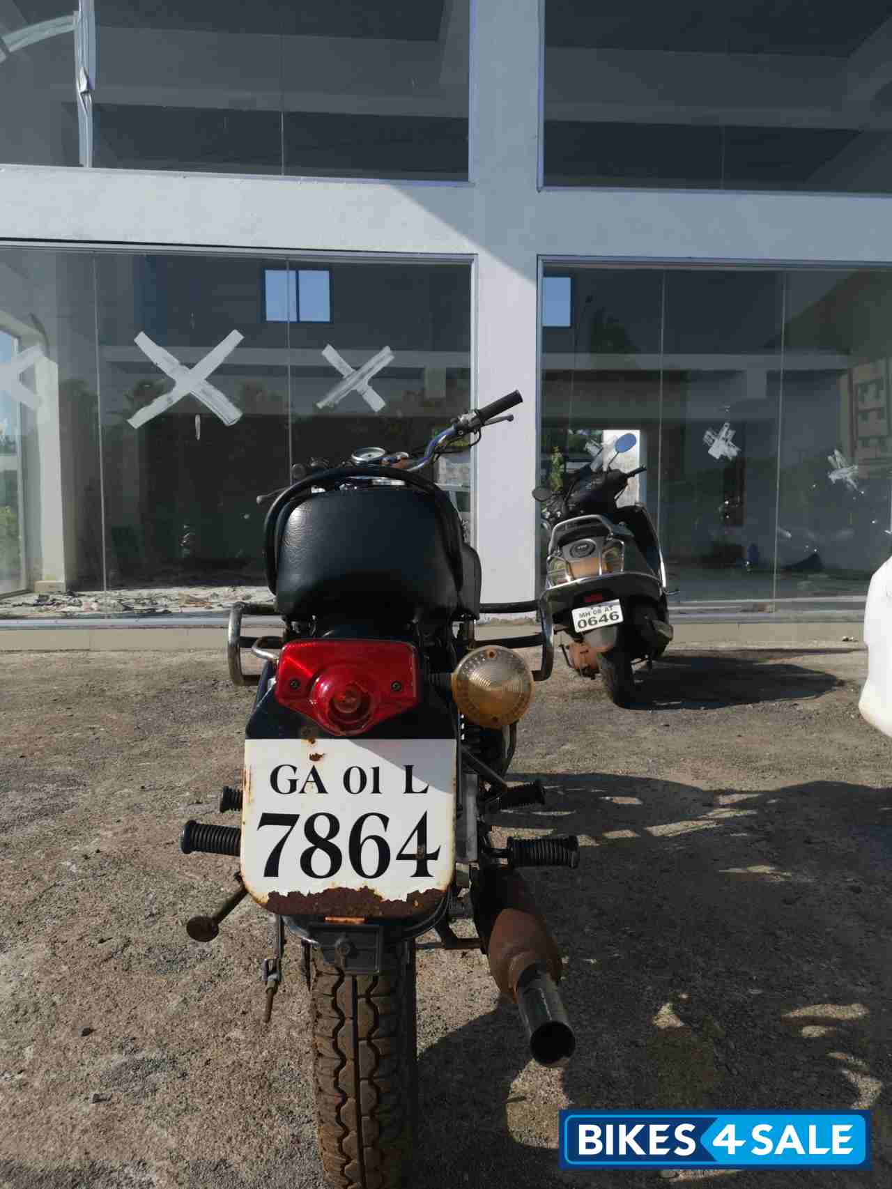 Black Royal Enfield Bullet Standard 350