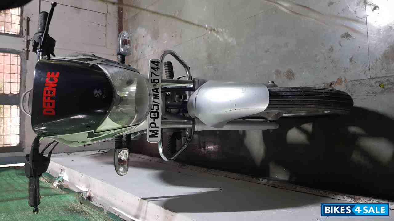 Silver Bajaj Platina 100