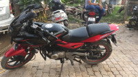 C Red Bajaj Pulsar 220F