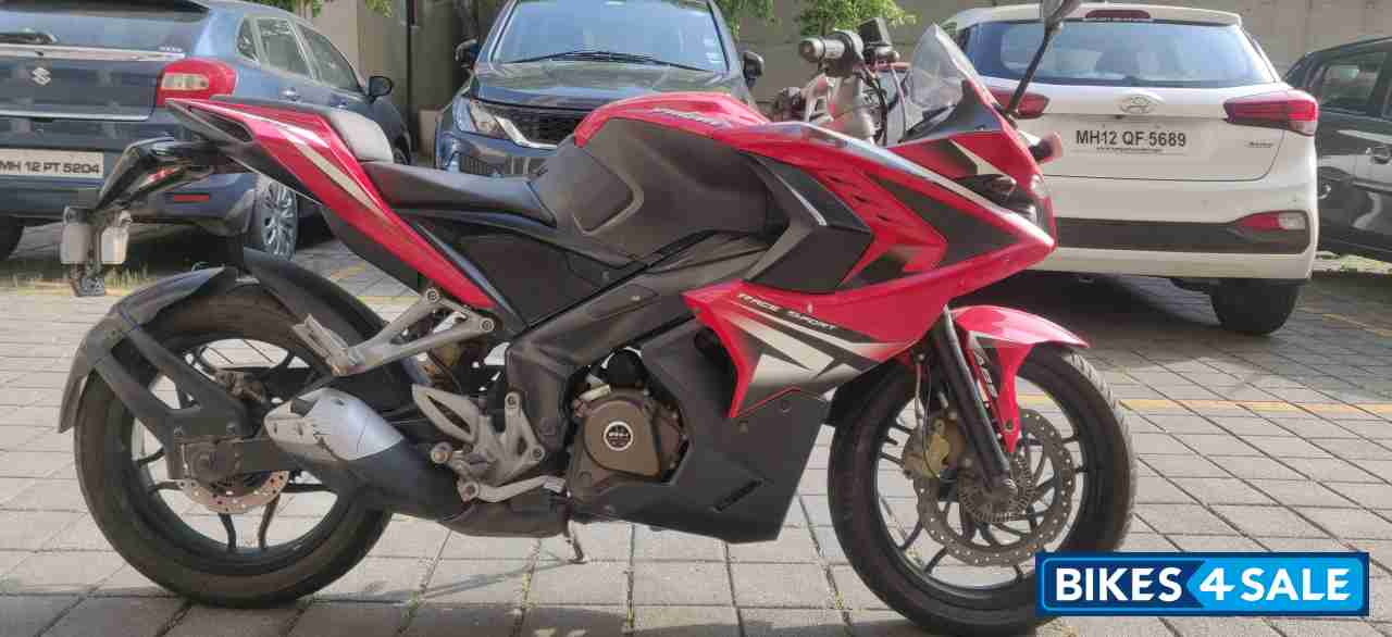 Bajaj Pulsar RS 200 ABS