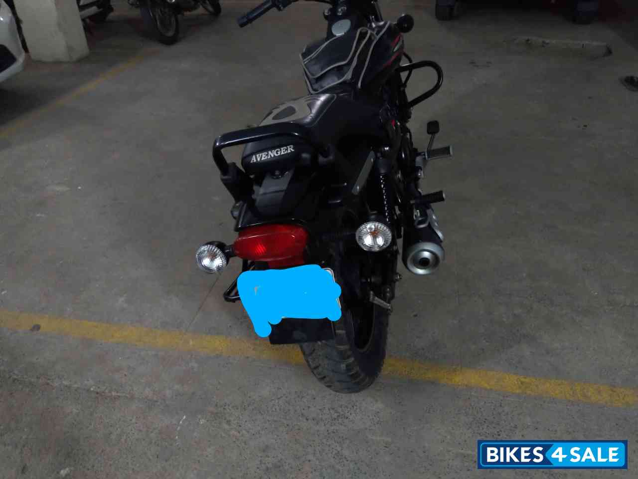 Bajaj Avenger Street 220
