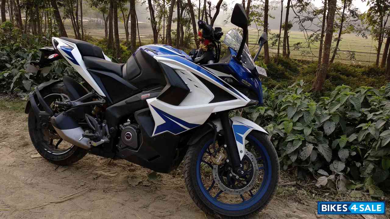 Bajaj Pulsar RS 200