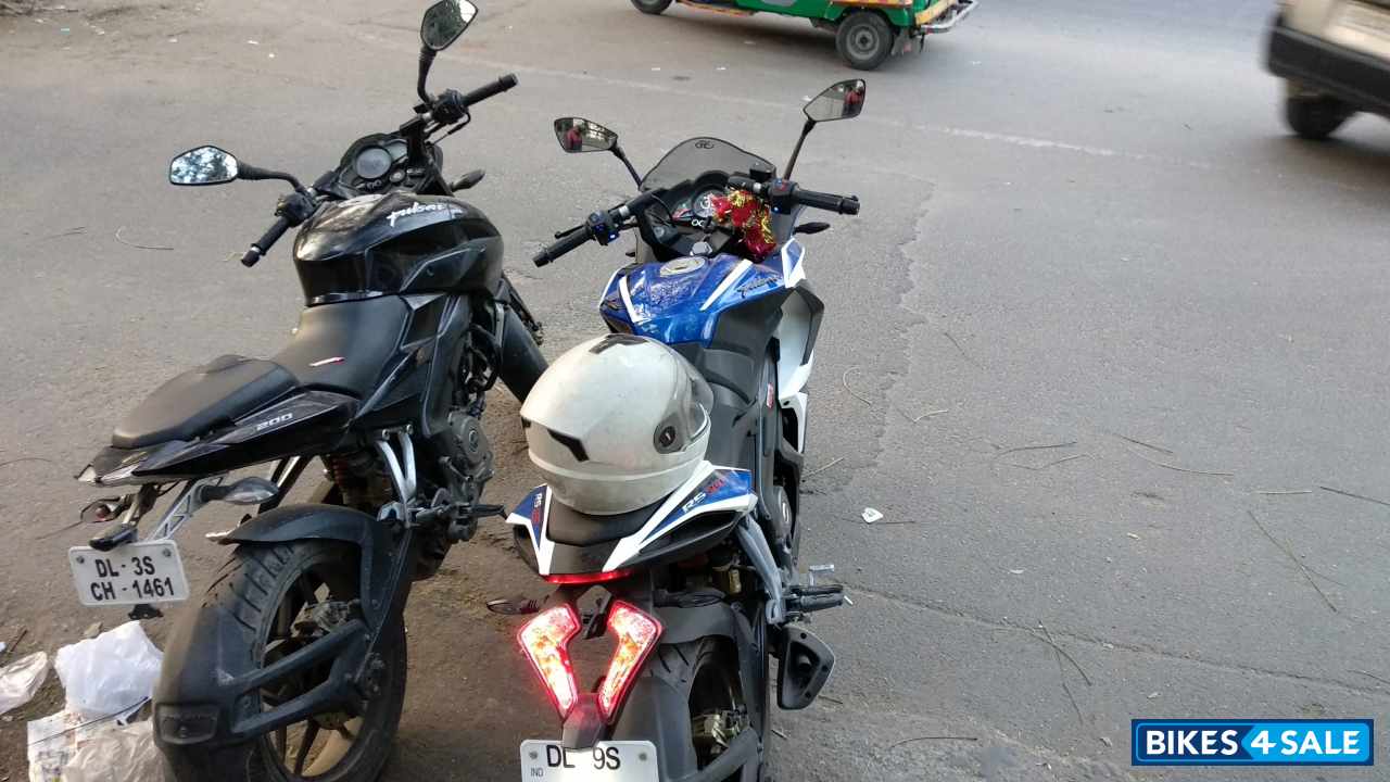 Bajaj Pulsar RS 200