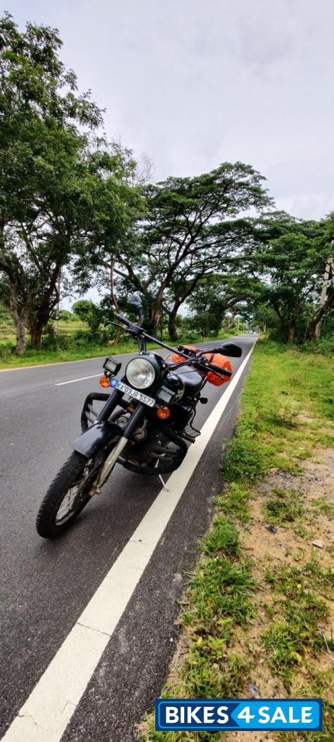 Stealth Black Royal Enfield Classic Stealth Black