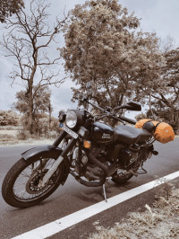 Stealth Black Royal Enfield Classic Stealth Black