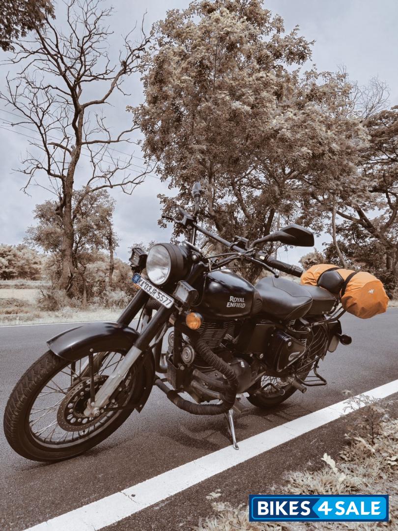 Stealth Black Royal Enfield Classic Stealth Black