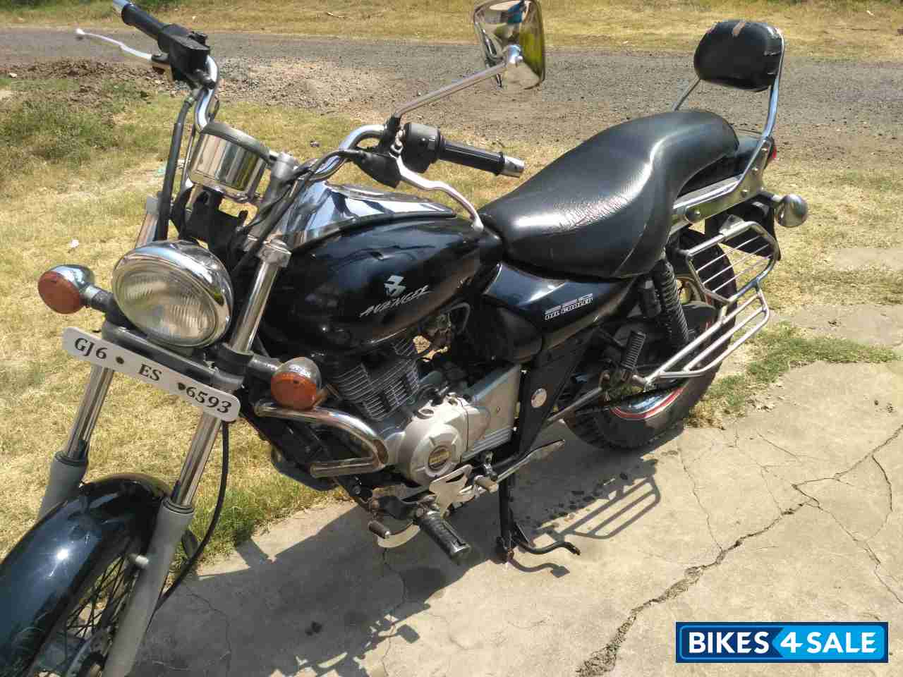 Bajaj Avenger 220 DTS-i