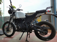 Snow Royal Enfield Himalayan