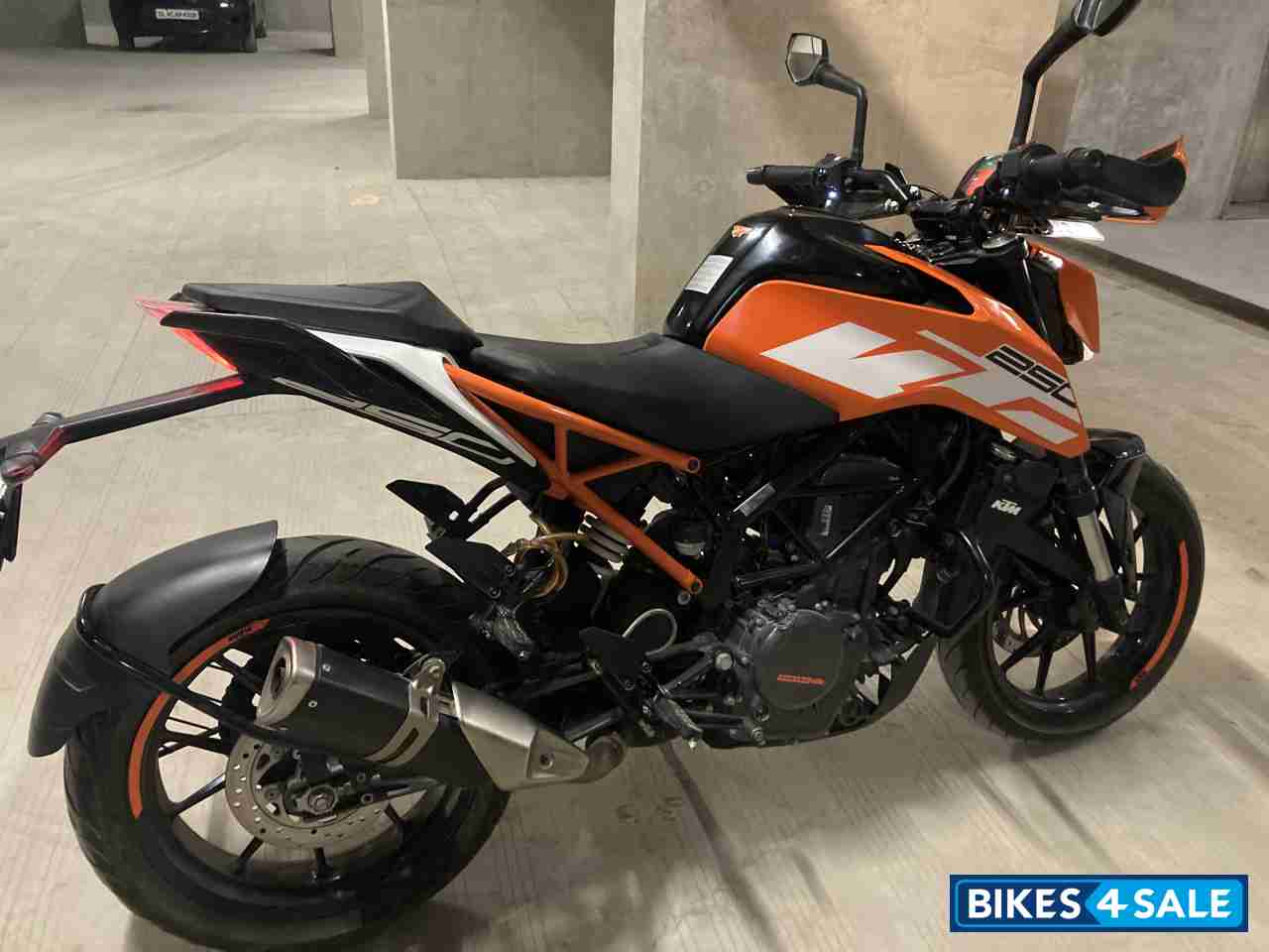 Used 2018 model KTM Duke 250 for sale in Ahmedabad. ID 286894 Bikes4Sale