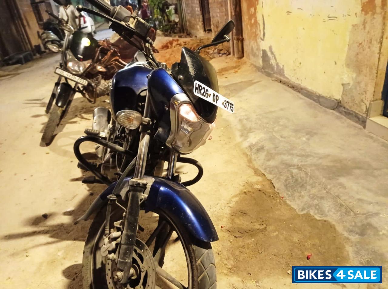 Dark Montego Bajaj V15