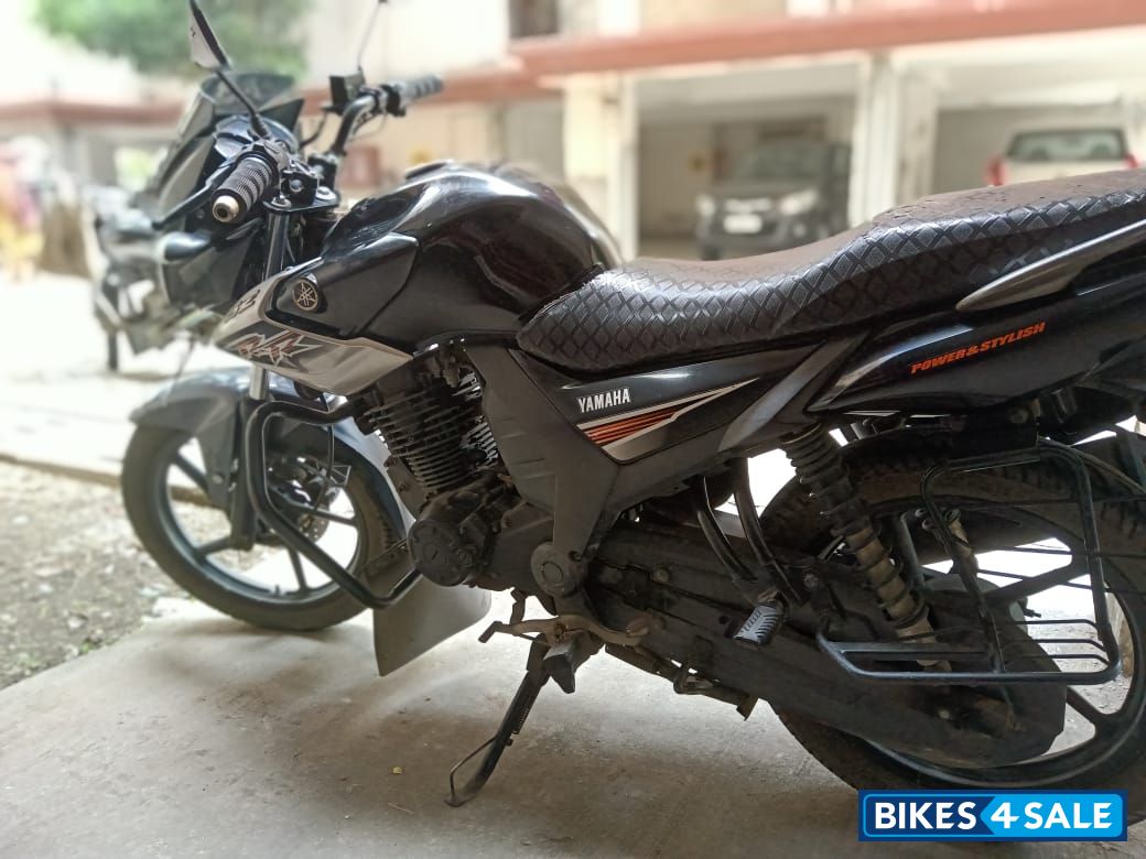 Black Yamaha SZ-R Black Yamaha SZ-R