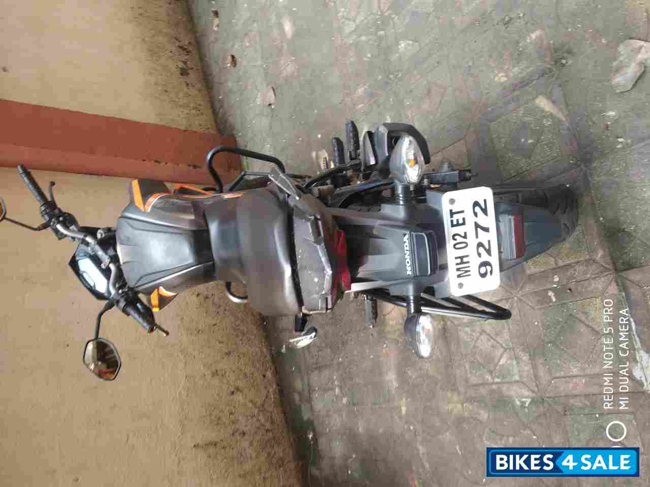 Orange Balck Honda CB Hornet 160R