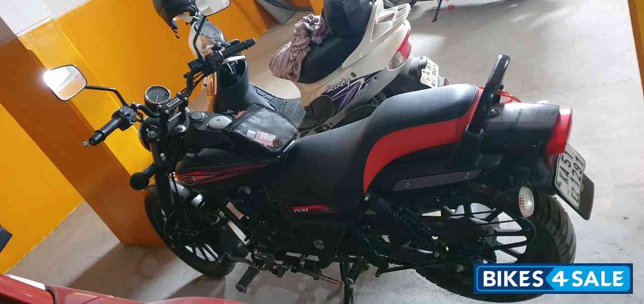 Balck Bajaj Avenger Street 220 Balck Bajaj Avenger Street 220