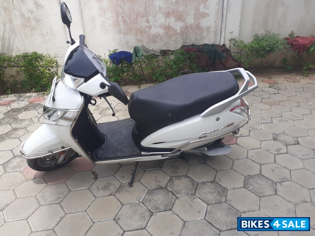 White And Black Honda Activa 125