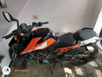 Orange KTM Duke 250