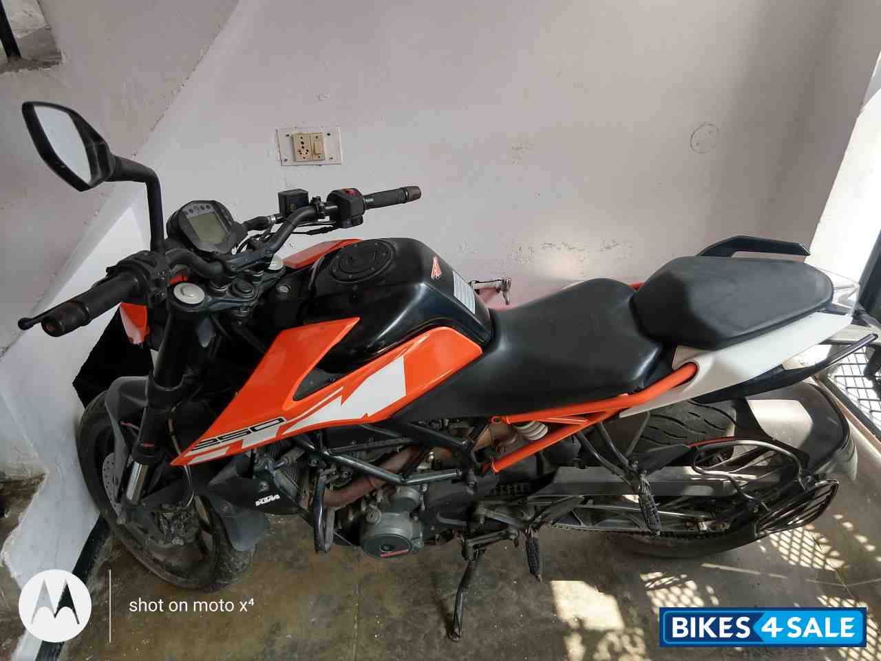 Orange KTM Duke 250