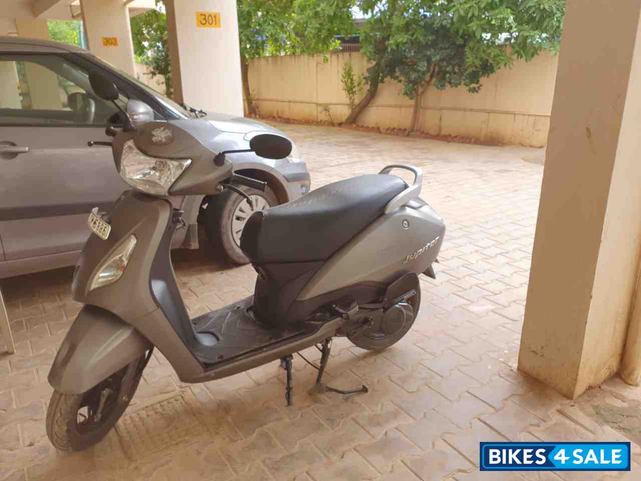 Grey TVS Jupiter