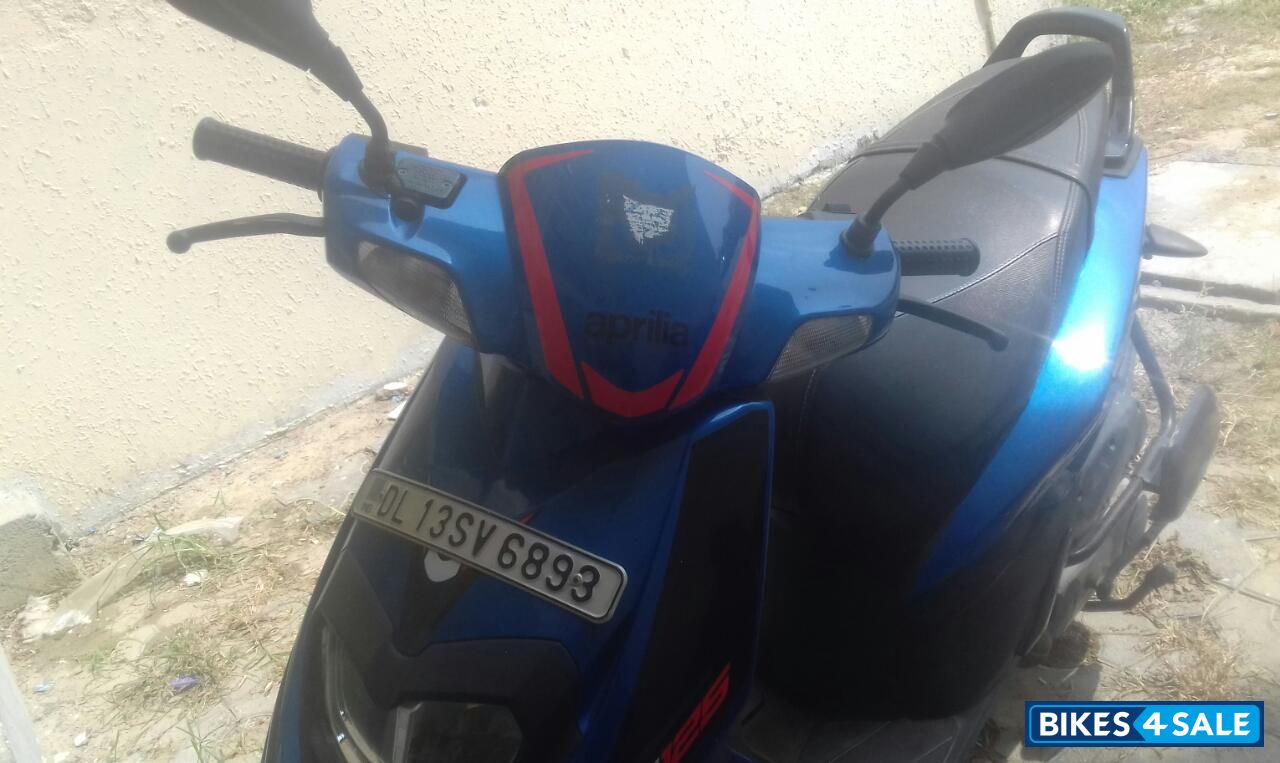 Blue Aprilia SR 125