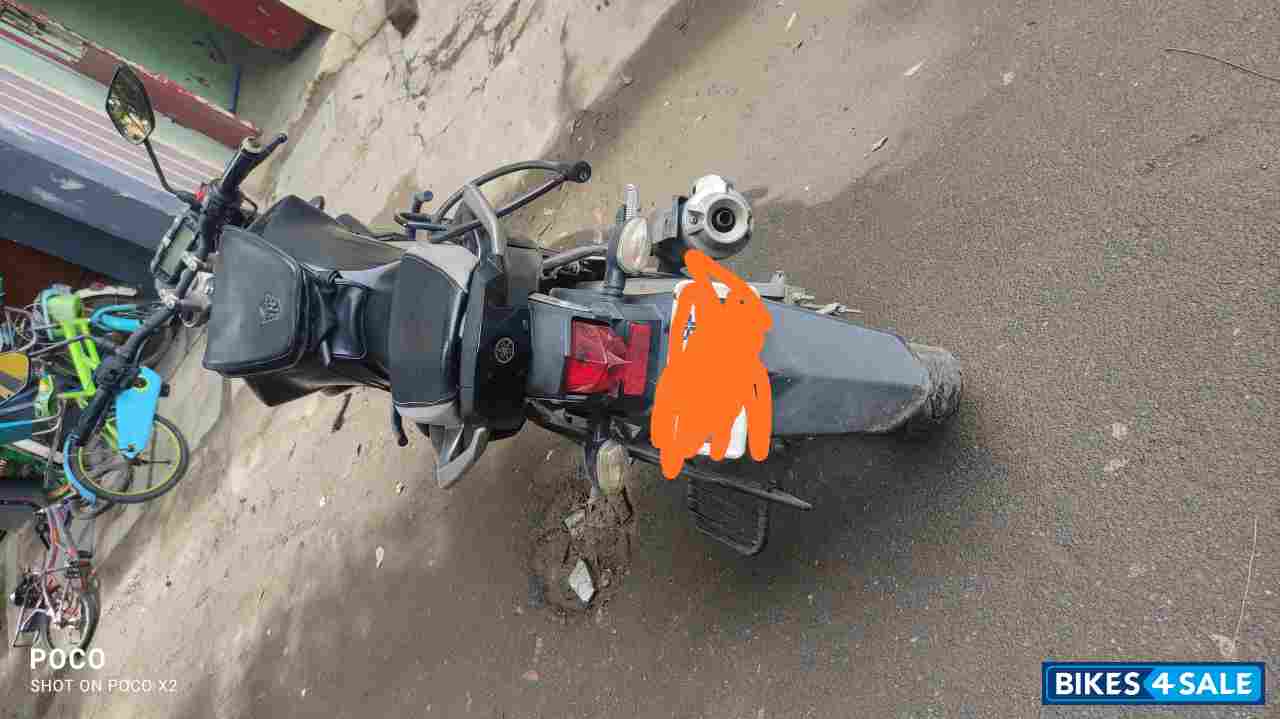 Black Yamaha Fazer FI V2