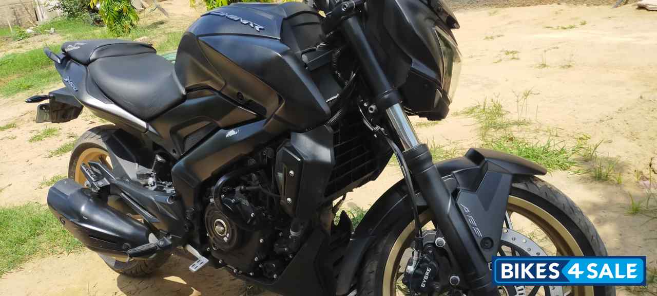 Black Bajaj Dominar 400 Disc