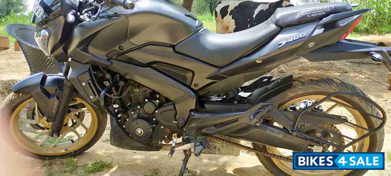 Black Bajaj Dominar 400 Disc