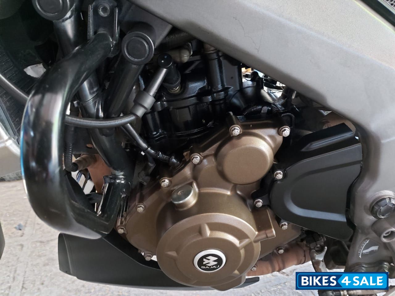 Plum Bajaj Dominar 400 ABS BS6