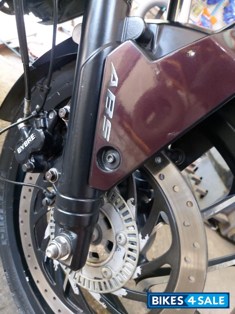 Plum Bajaj Dominar 400 ABS BS6