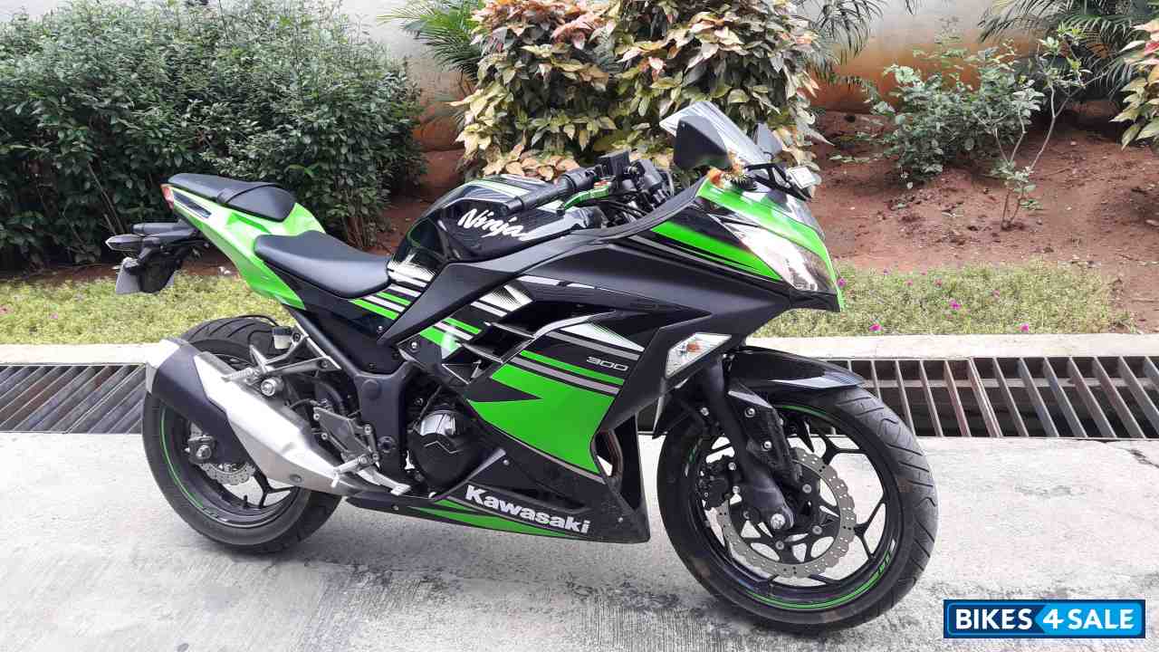 Green And Black Kawasaki Ninja 300R