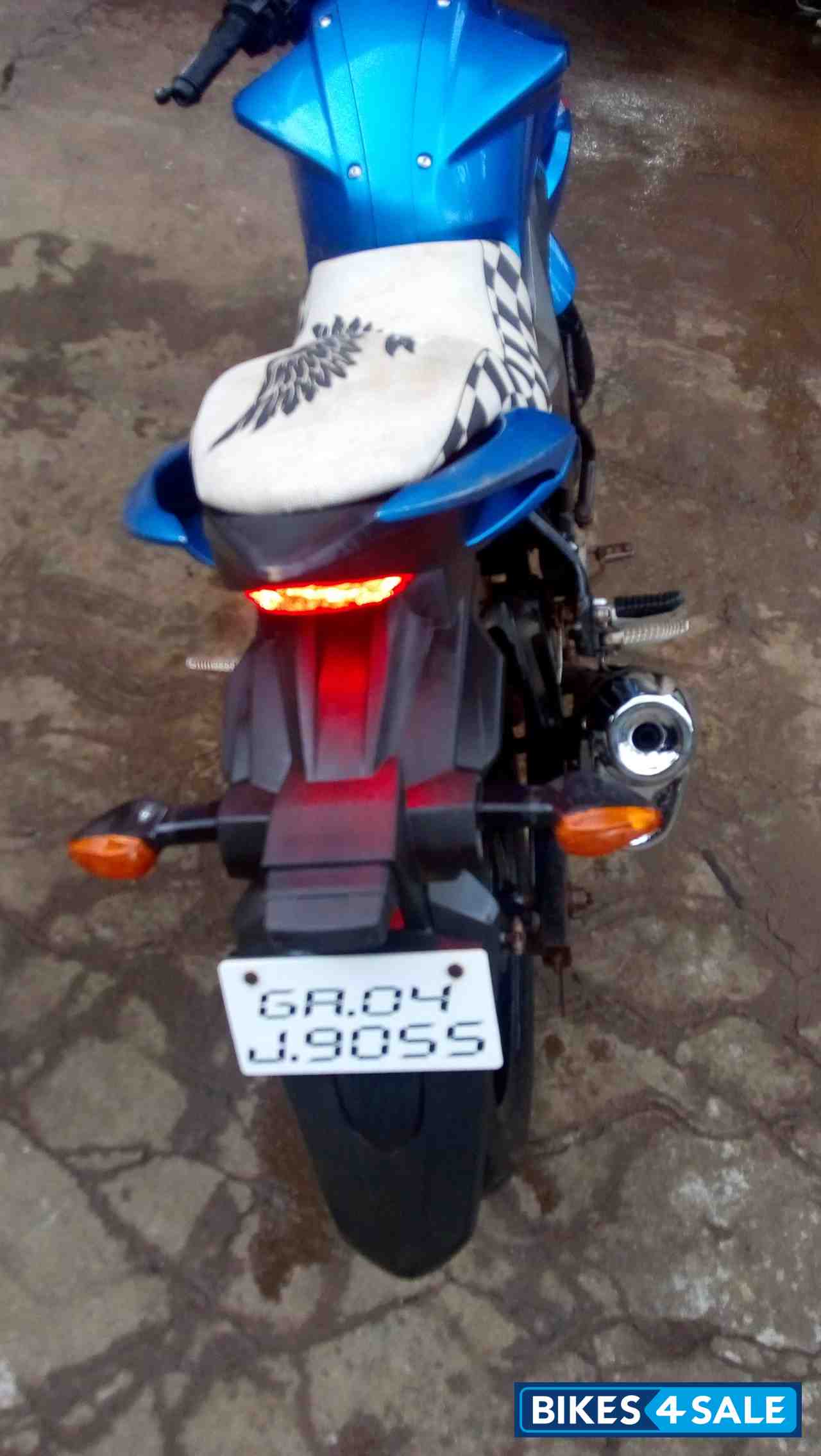 Blue Suzuki Gixxer 150