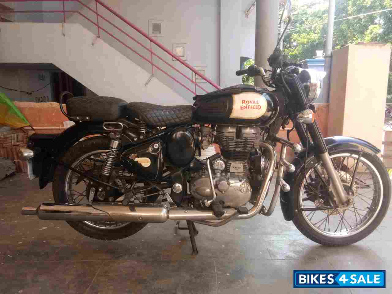 Black Royal Enfield Classic 350