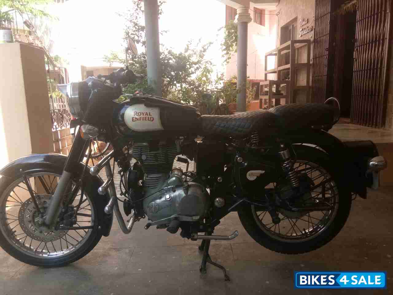 Black Royal Enfield Classic 350