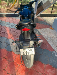 Black Suzuki Gixxer SF