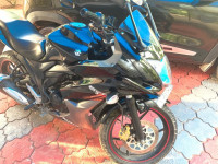Black Suzuki Gixxer SF
