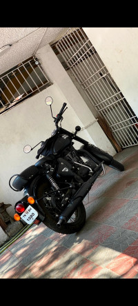 Matte Black Royal Enfield Classic Stealth Black