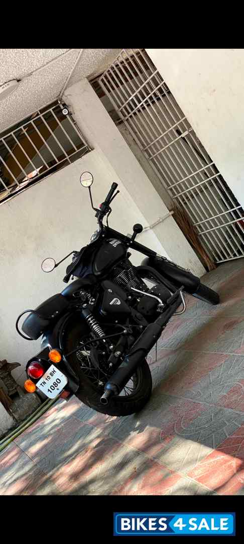 Matte Black Royal Enfield Classic Stealth Black