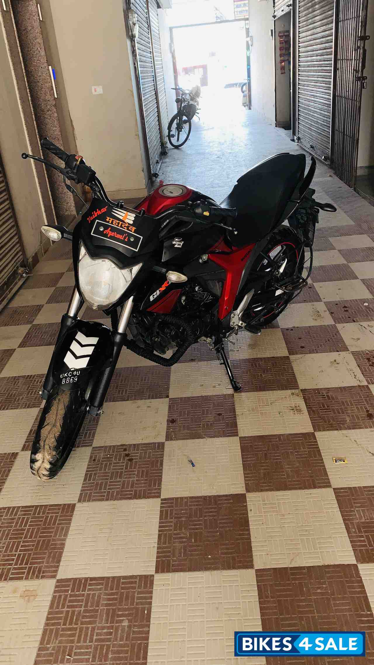 Black And Red Suzuki Gixxer 150