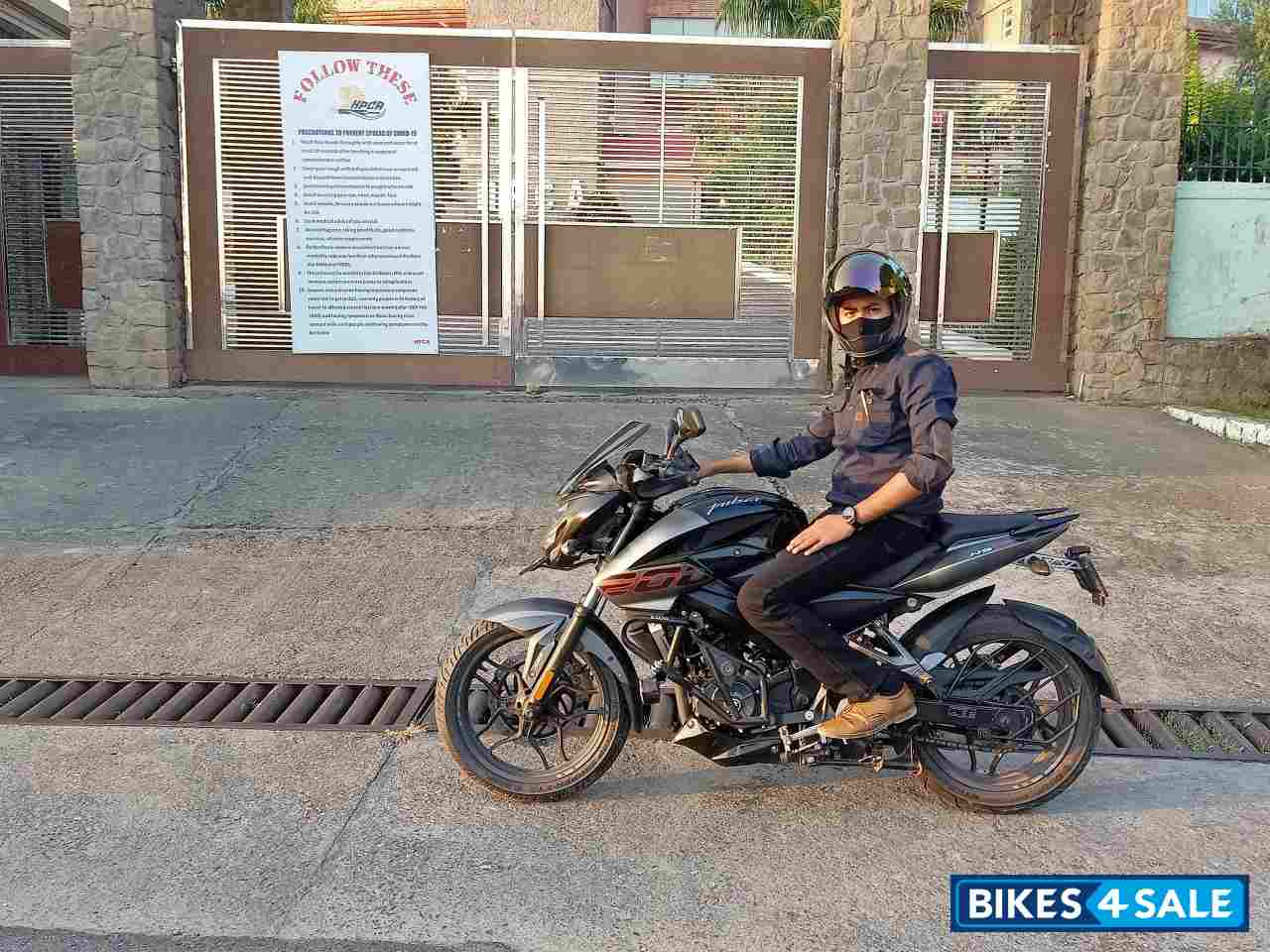 Black Bajaj Pulsar 200 NS ABS