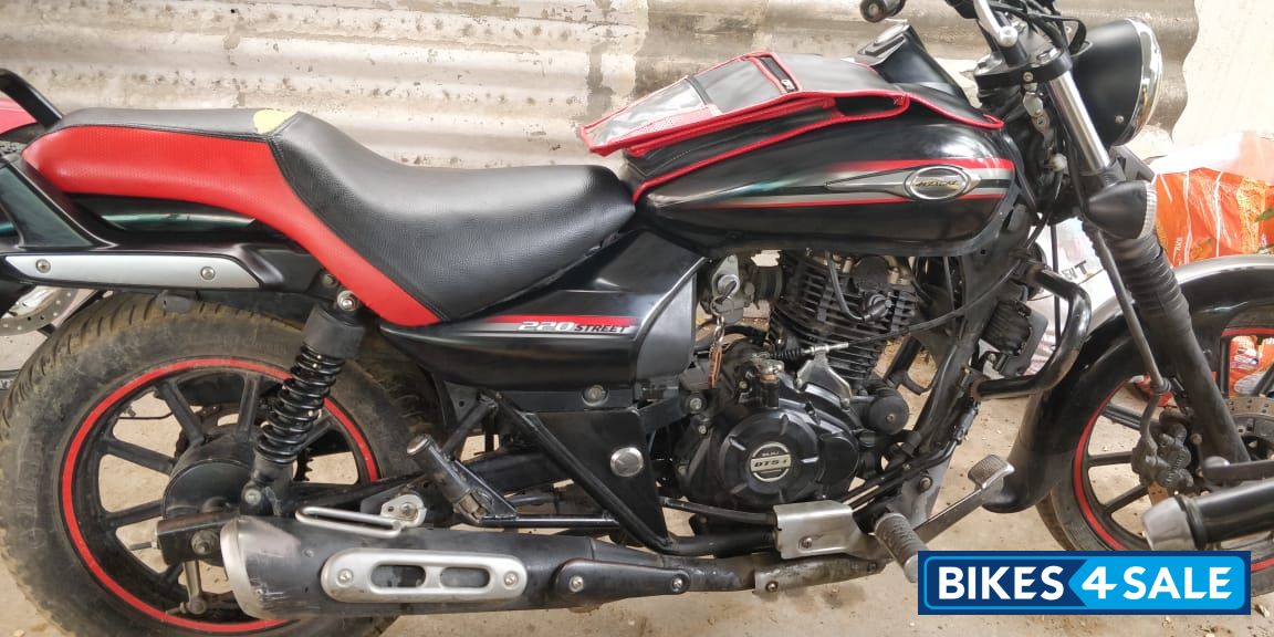 Bajaj Avenger Street 220