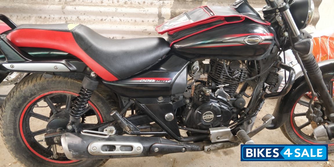 Bajaj Avenger Street 220