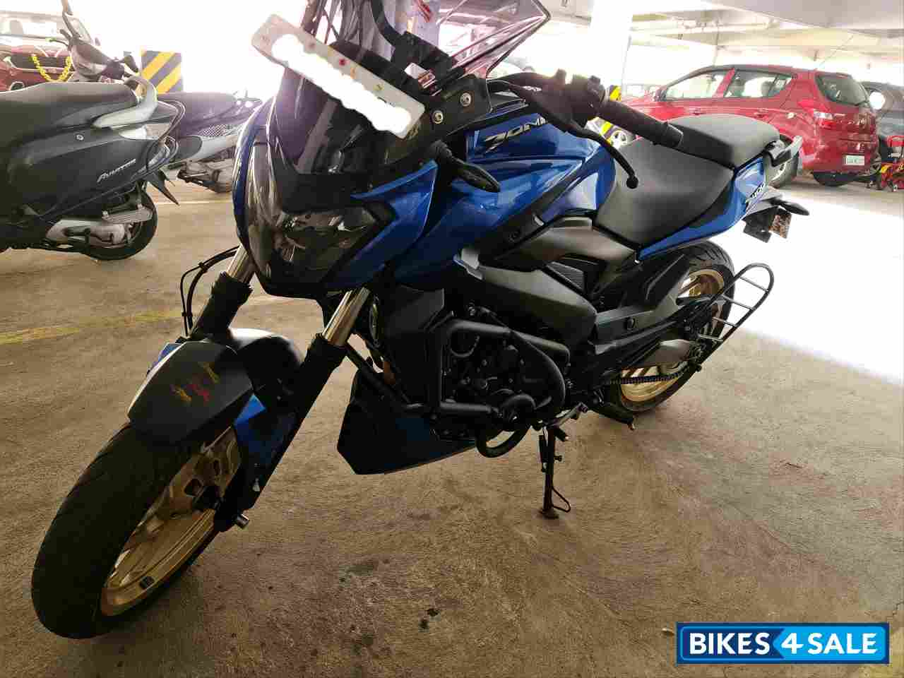 Glacier Blue Bajaj Dominar 400
