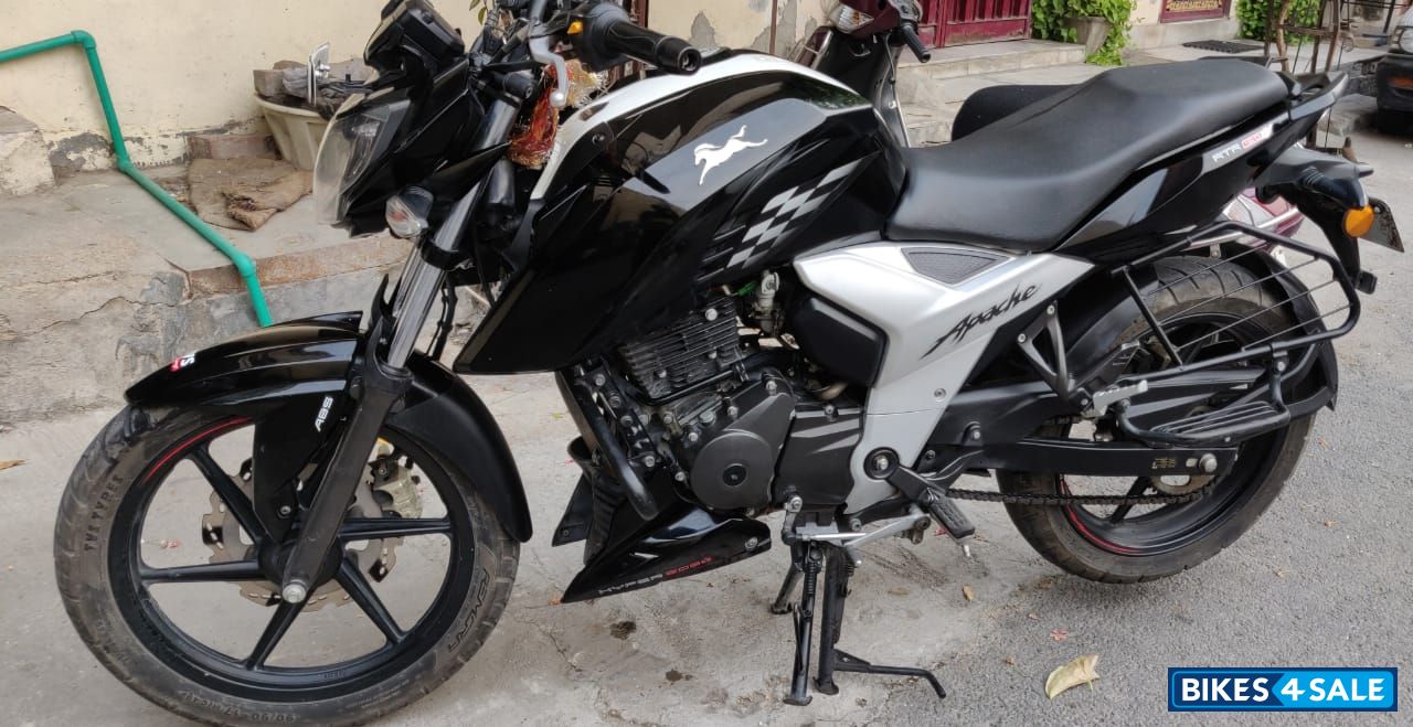 TVS Apache RTR 160 4V