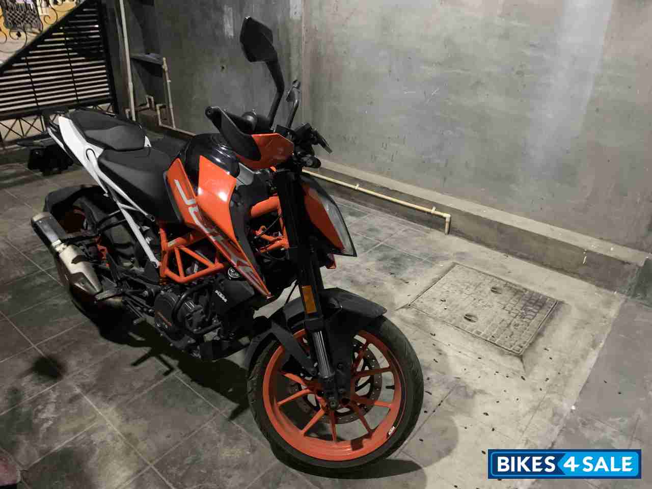 White KTM Duke 390