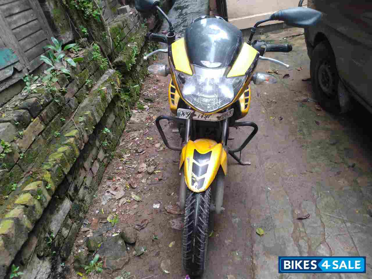 Yellow TVS Apache RTR 180