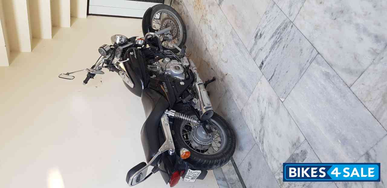 Bajaj Avenger 220 DTS-i