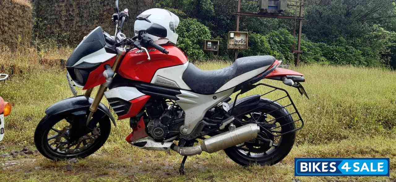 Red And White Mahindra Mojo XT 300