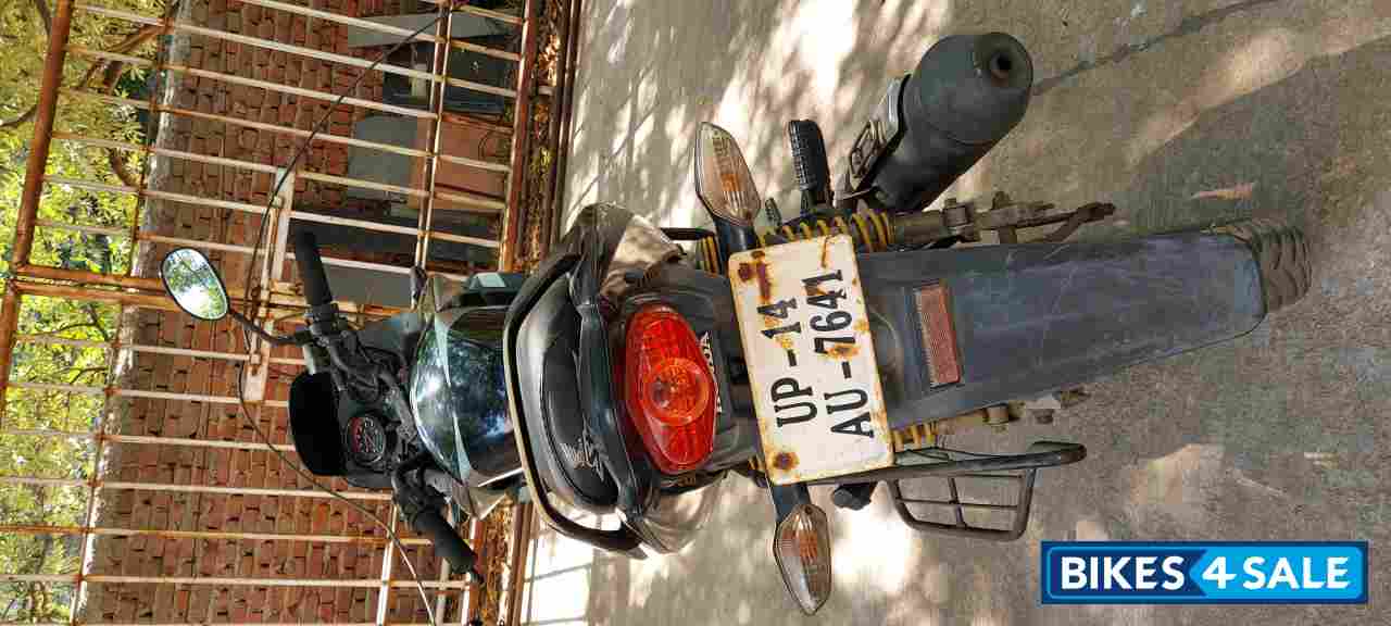 Black Honda CBF Stunner