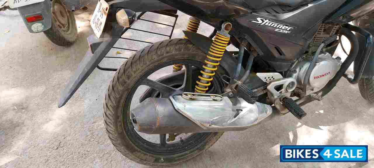 Black Honda CBF Stunner